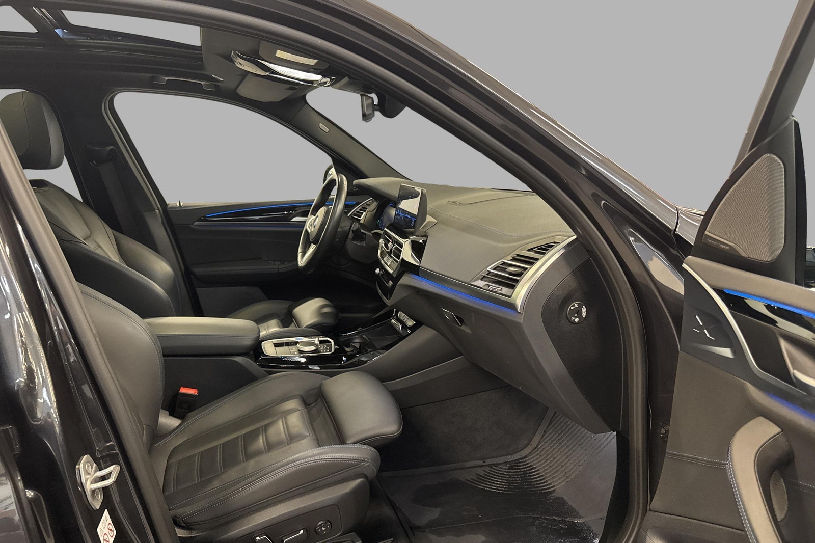 BMW iX3, 286ps, 2024