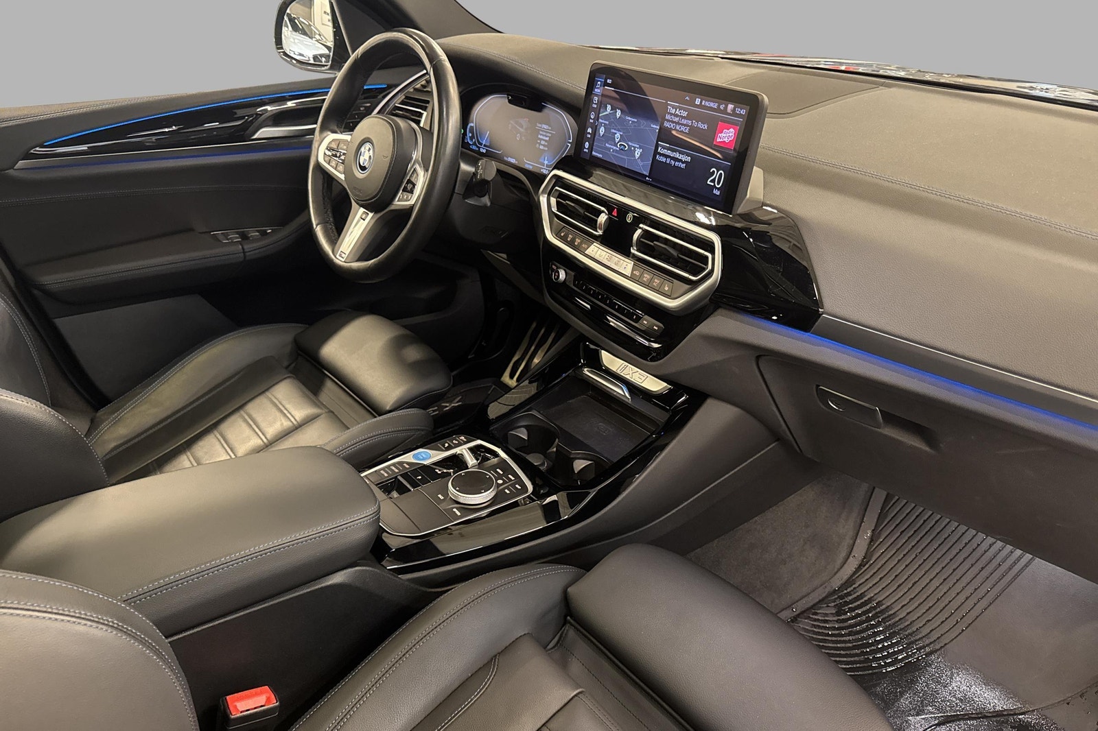 BMW iX3, 286ps, 2024