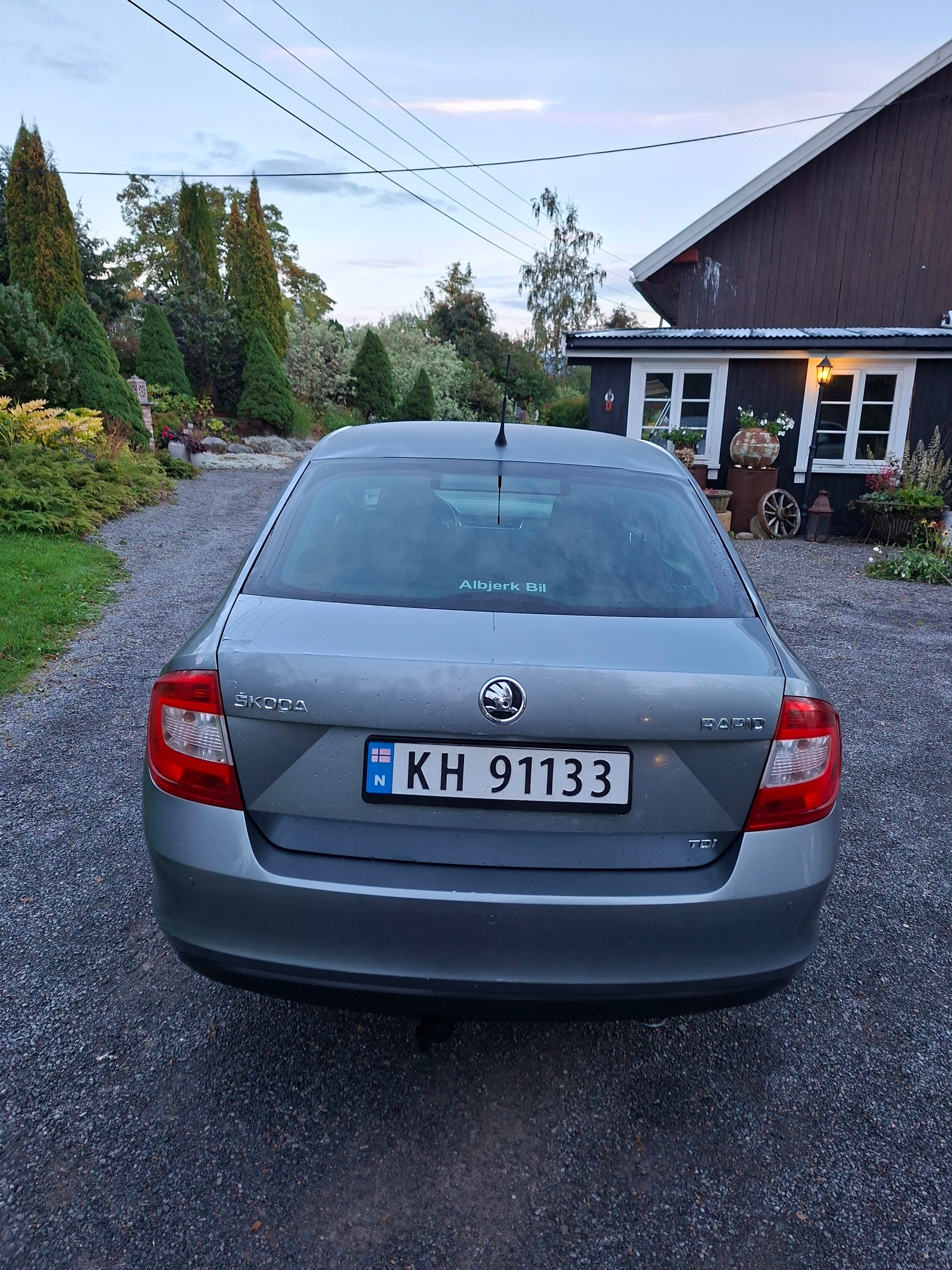 Škoda Rapid 1.6 TDI Manual, 105hp, 2013