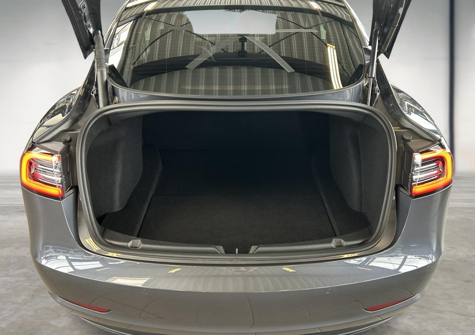 Tesla Model 3 Standard Range Plus, 325ps, 2021