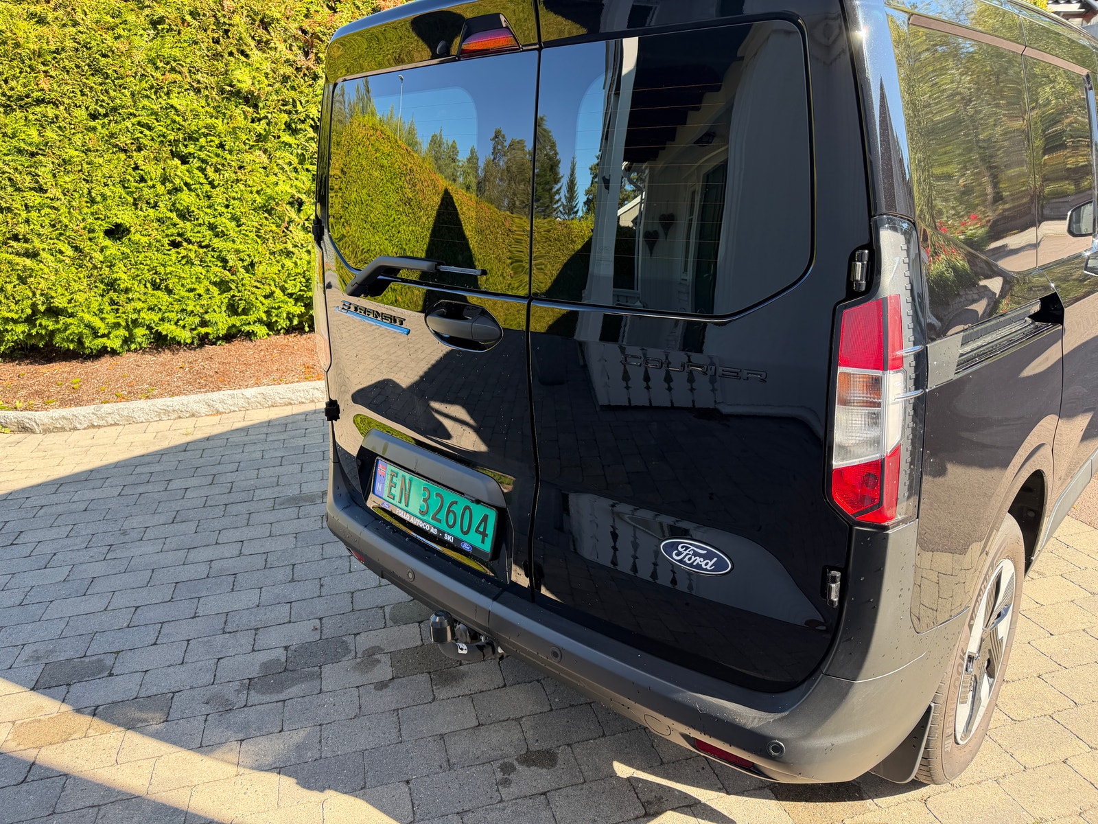 Ford E-Transit Courier, 136hp, 2025