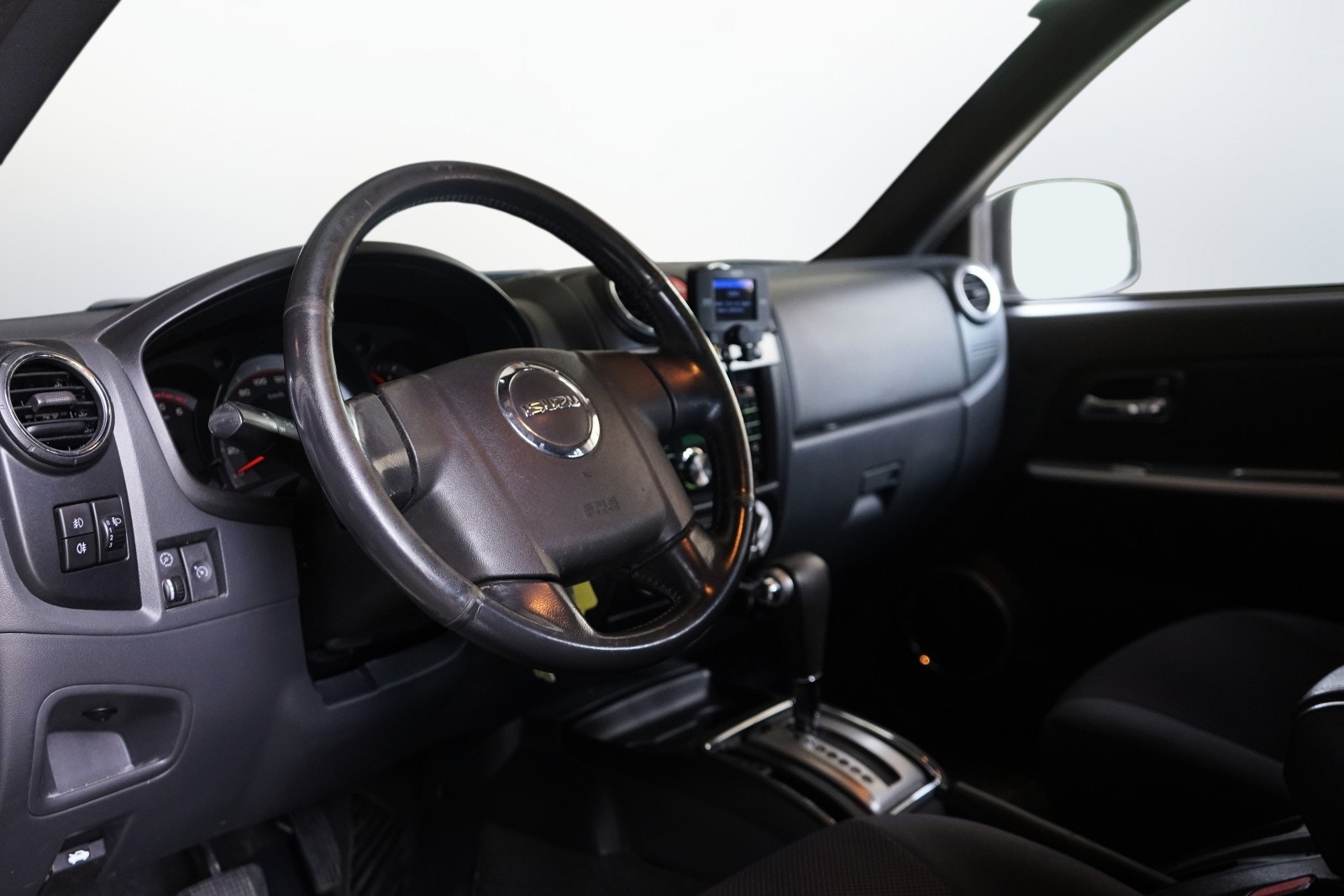 Isuzu D-Max Single Cab 3.0 4WD Automatic, 163hp, 2011