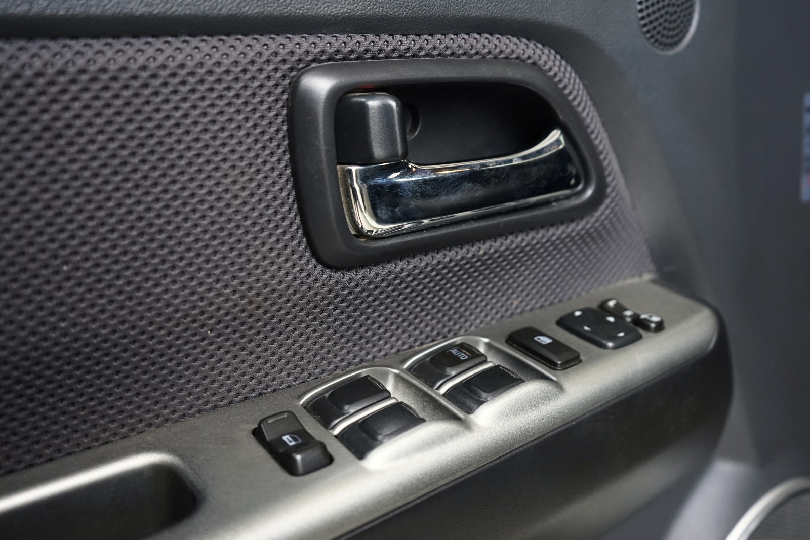 Isuzu D-Max Single Cab 3.0 4WD Automatic, 163hp, 2011