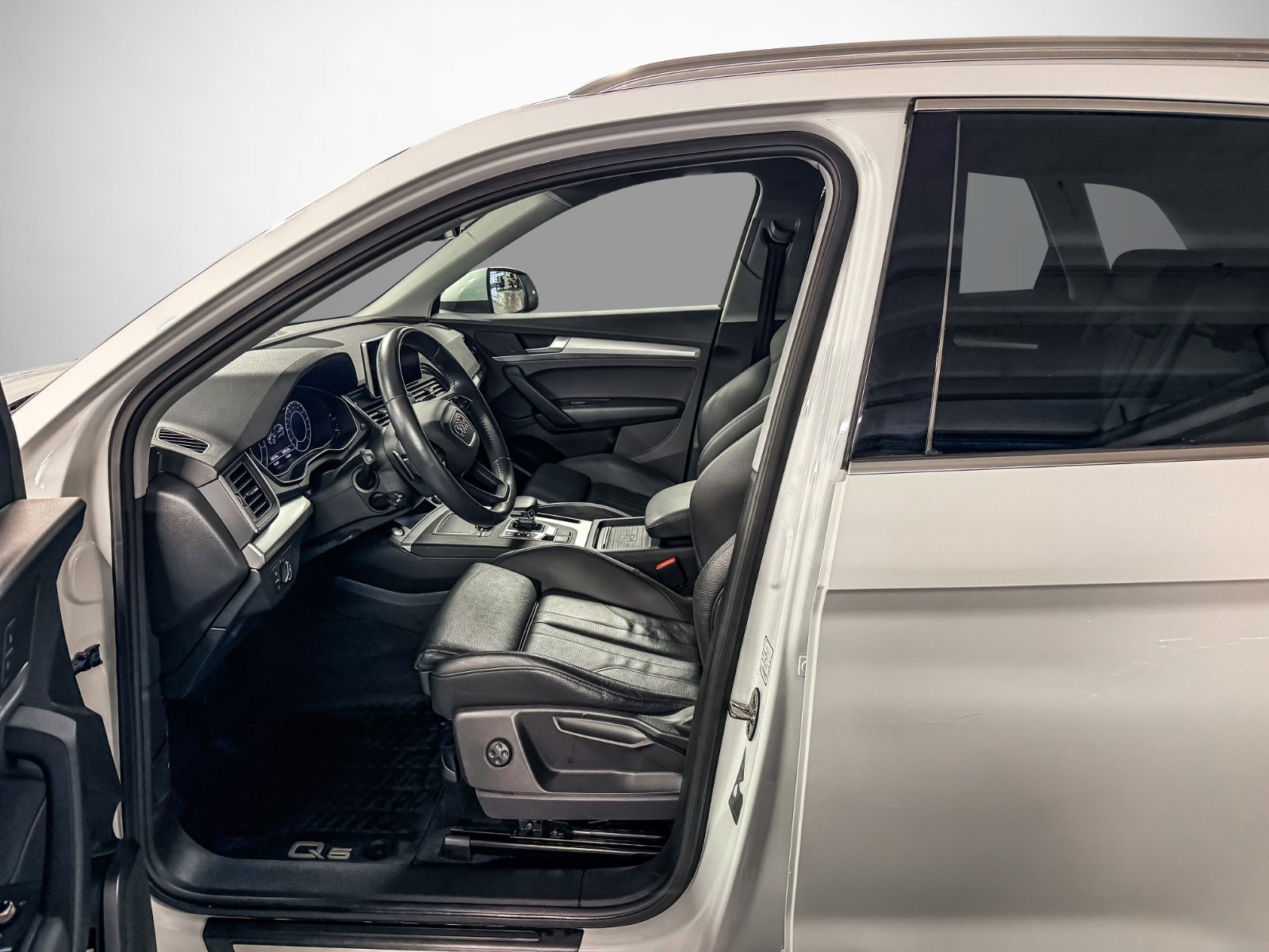 Audi Q5 55 TFSI e quattro S Tronic, 7-trins, 367ps, 2020