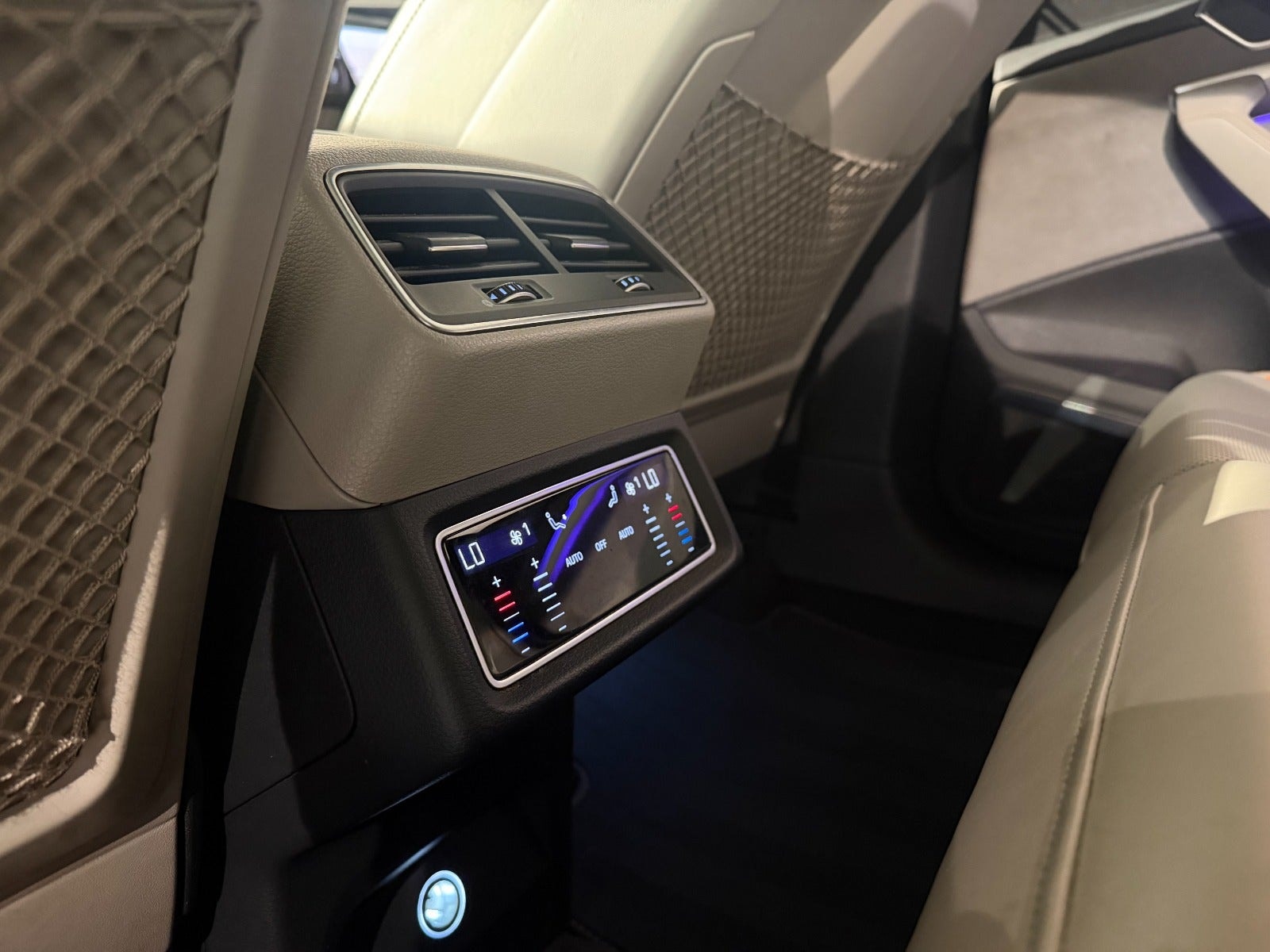 Audi e-tron 55 quattro, 408ps, 2020