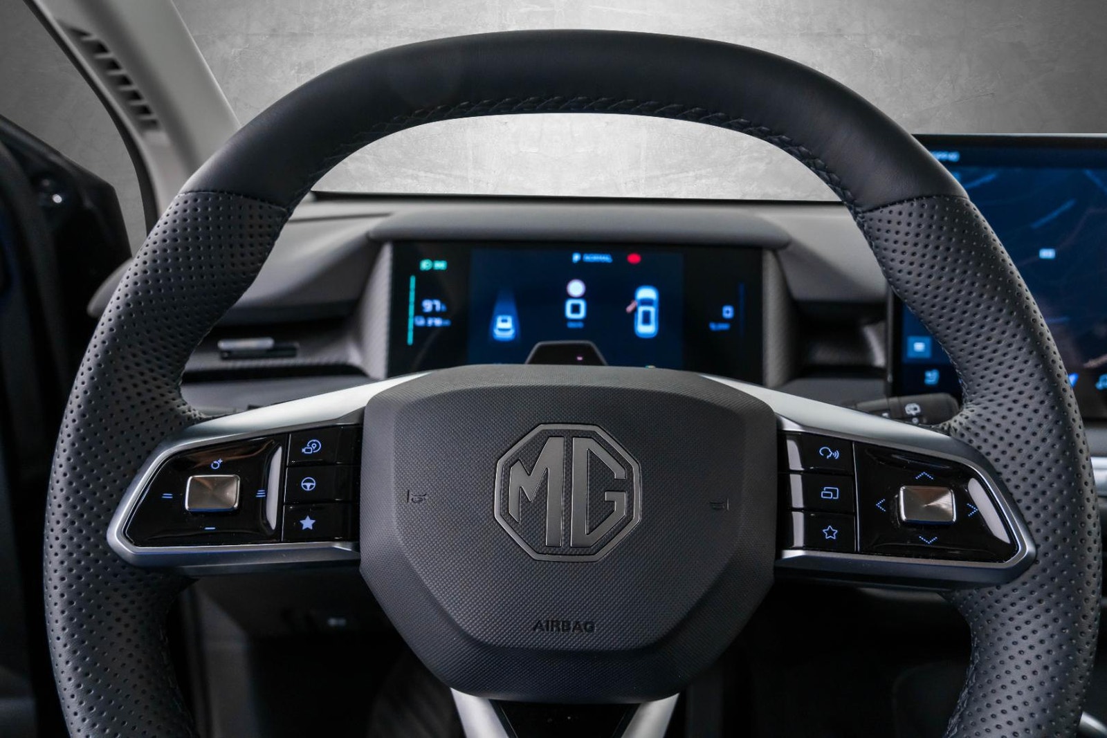 MG S5 EV Long Range 64 kWh, 231ps, 2025