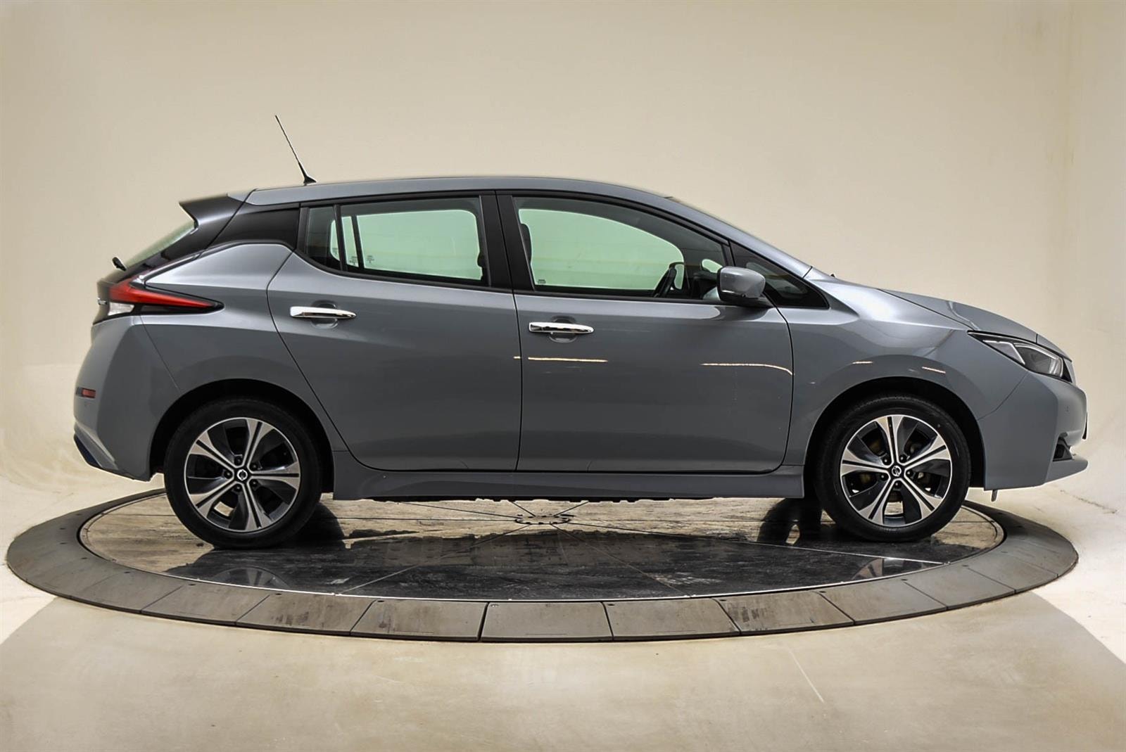 Nissan Leaf e+, 217ps, 2021