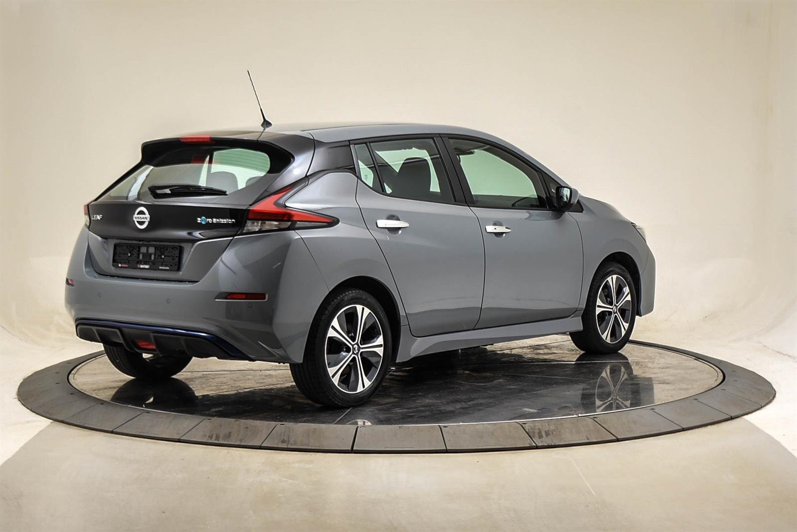 Nissan Leaf e+, 217ps, 2021