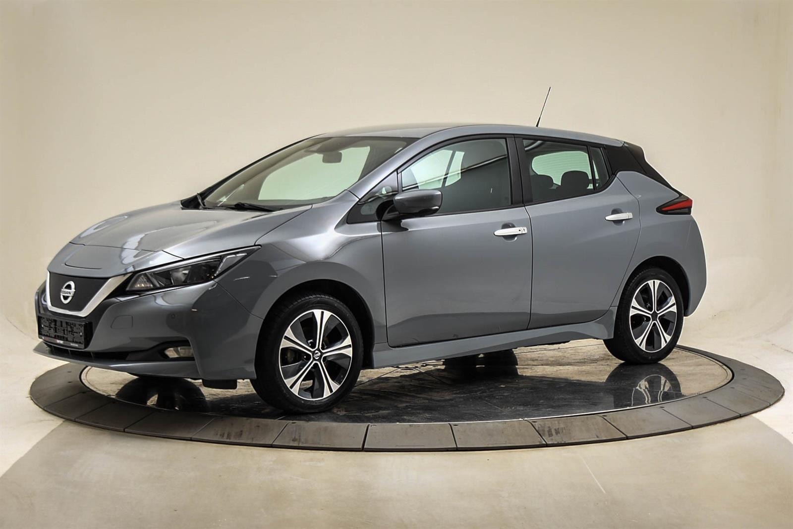 Nissan Leaf e+, 217ps, 2021
