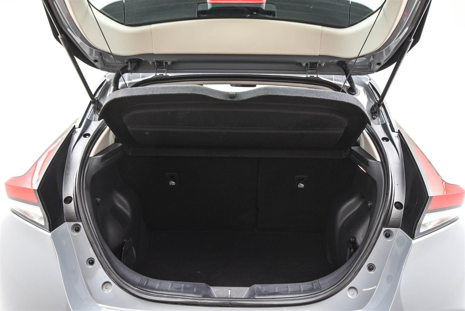 Nissan Leaf e+, 217ps, 2021