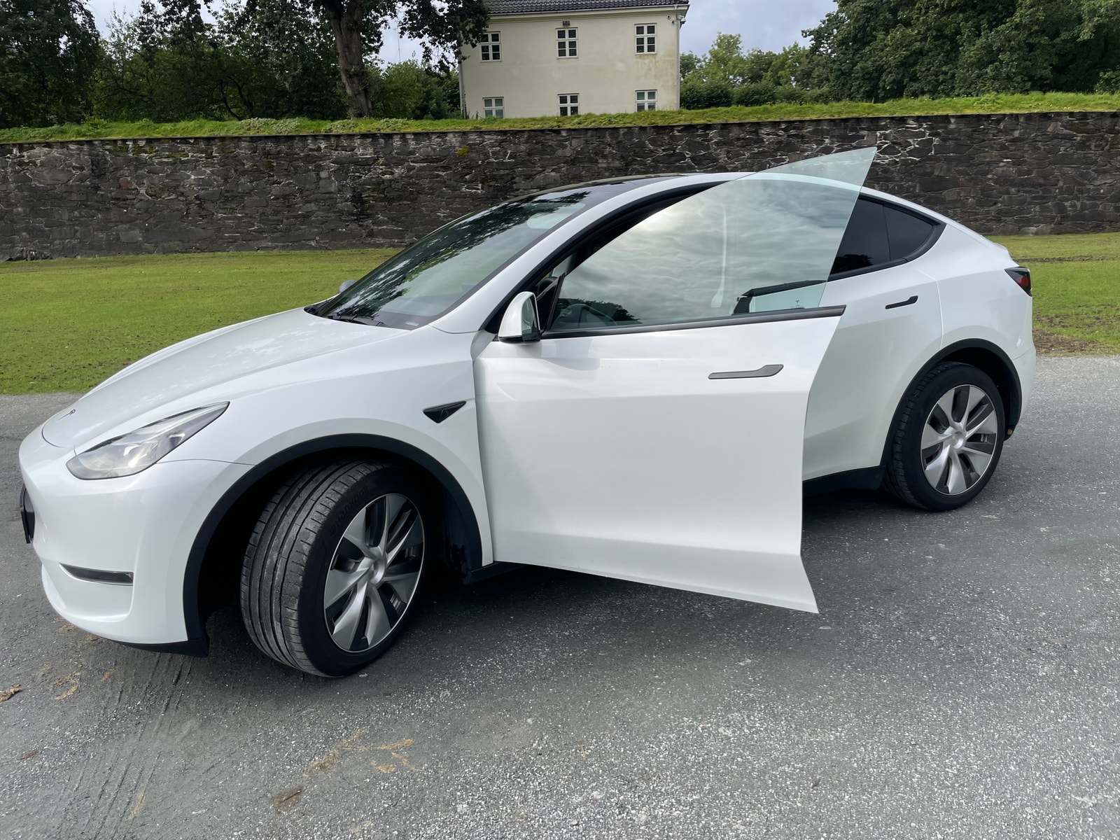 Tesla Model Y Long Range AWD, 514ps, 2023