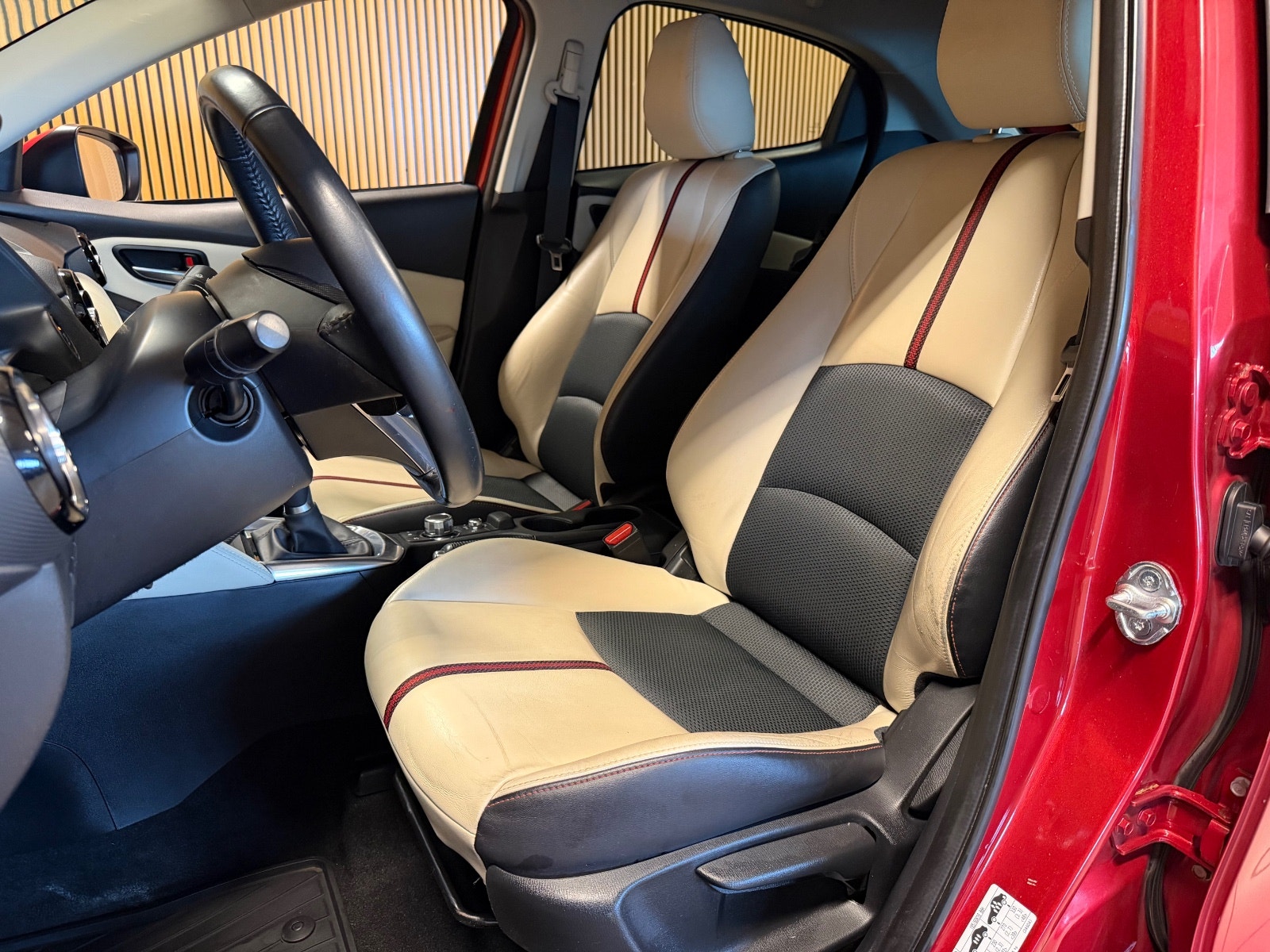 Mazda 2 5-door 1.5 SKYACTIV-G Manual, 90hp, 2015