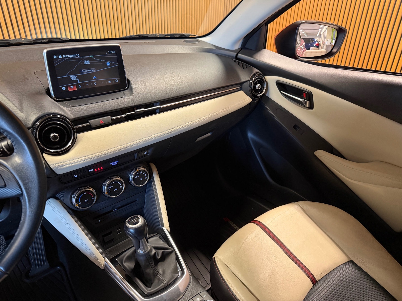 Mazda 2 5-door 1.5 SKYACTIV-G Manual, 90hp, 2015