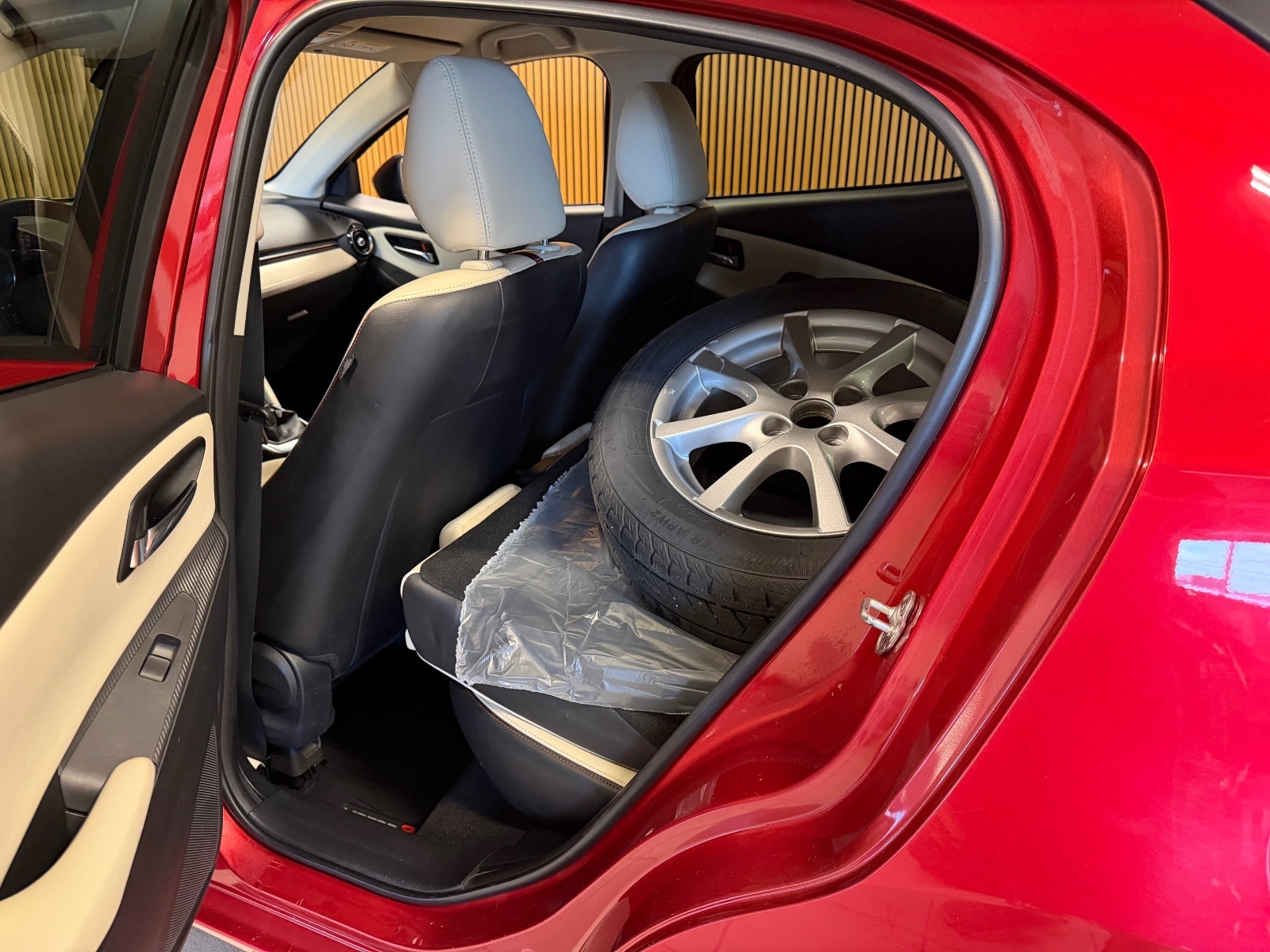 Mazda 2 5-door 1.5 SKYACTIV-G Manual, 90hp, 2015
