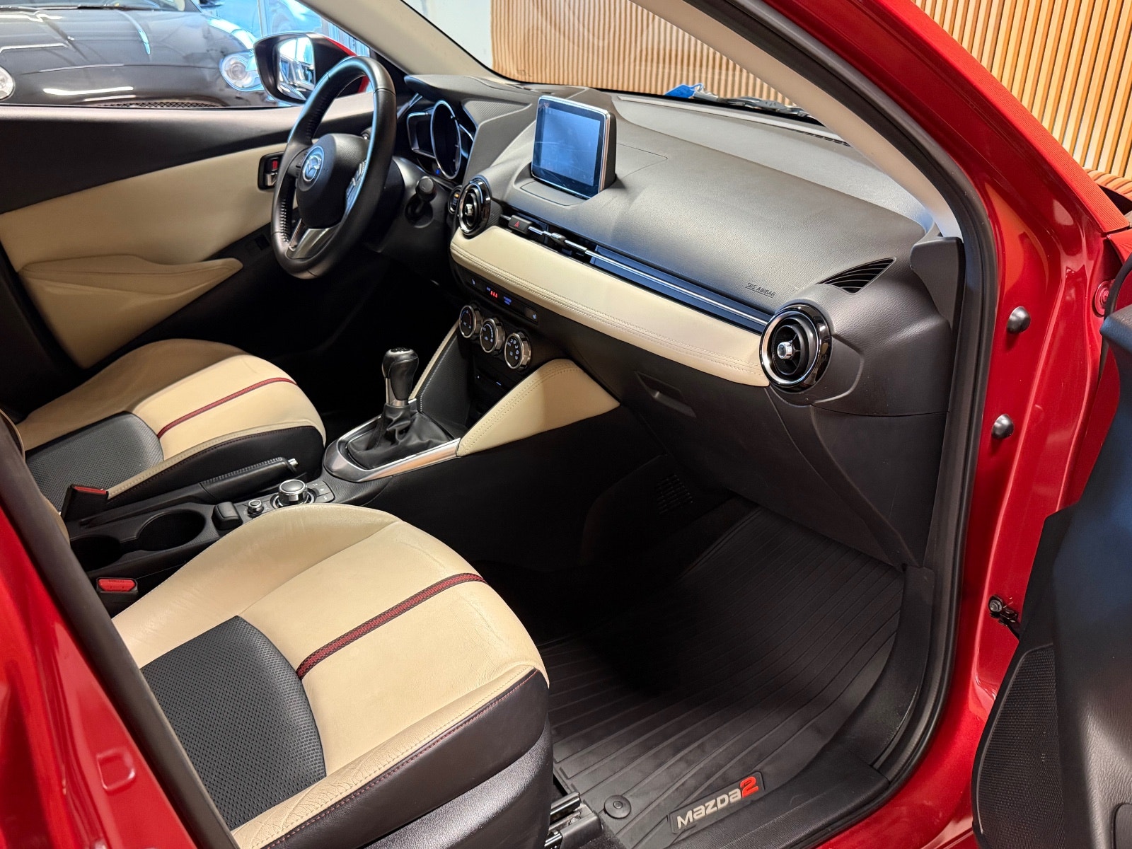 Mazda 2 5-door 1.5 SKYACTIV-G Manual, 90hp, 2015