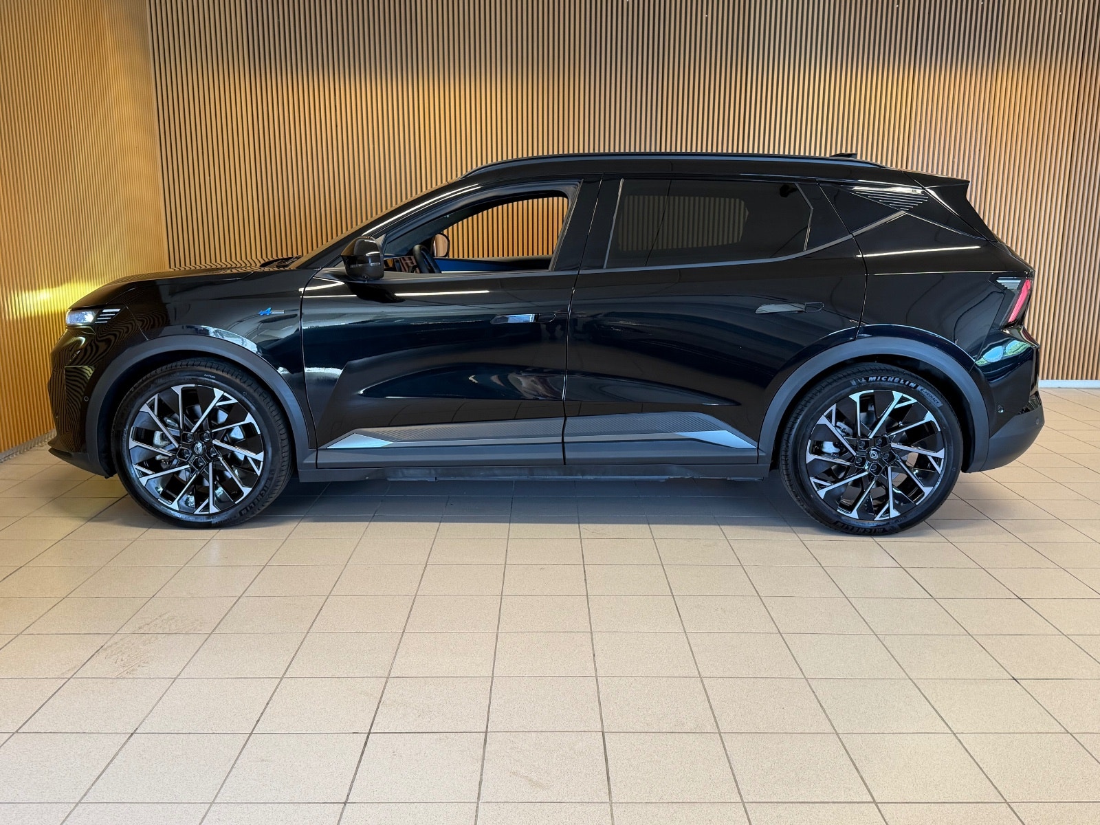 Renault Scenic E-Tech High Range 87 kWh, 218ps, 2024