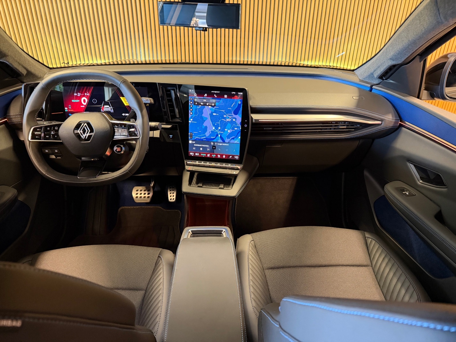 Renault Scenic E-Tech High Range 87 kWh, 218ps, 2024