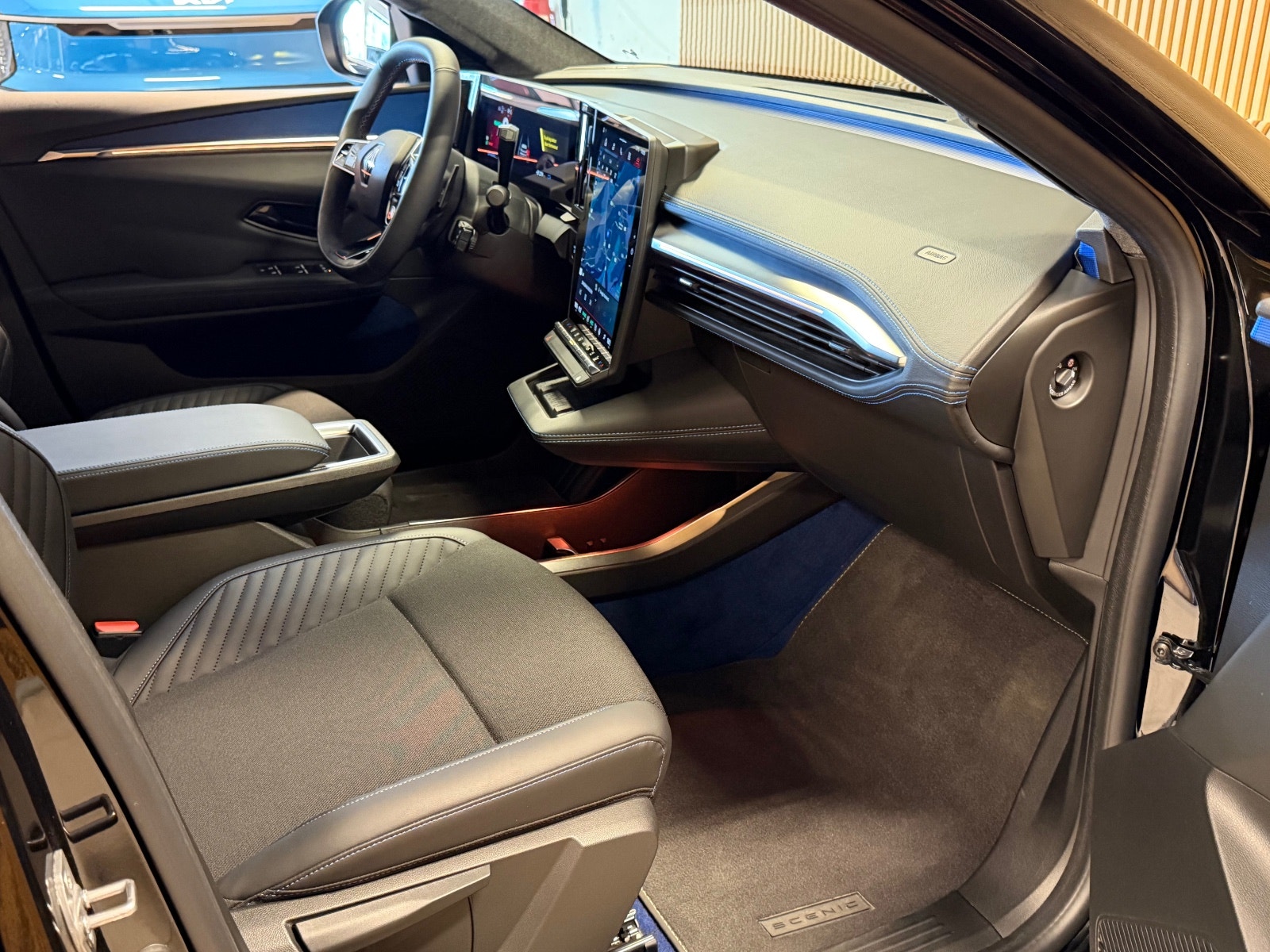 Renault Scenic E-Tech High Range 87 kWh, 218ps, 2024