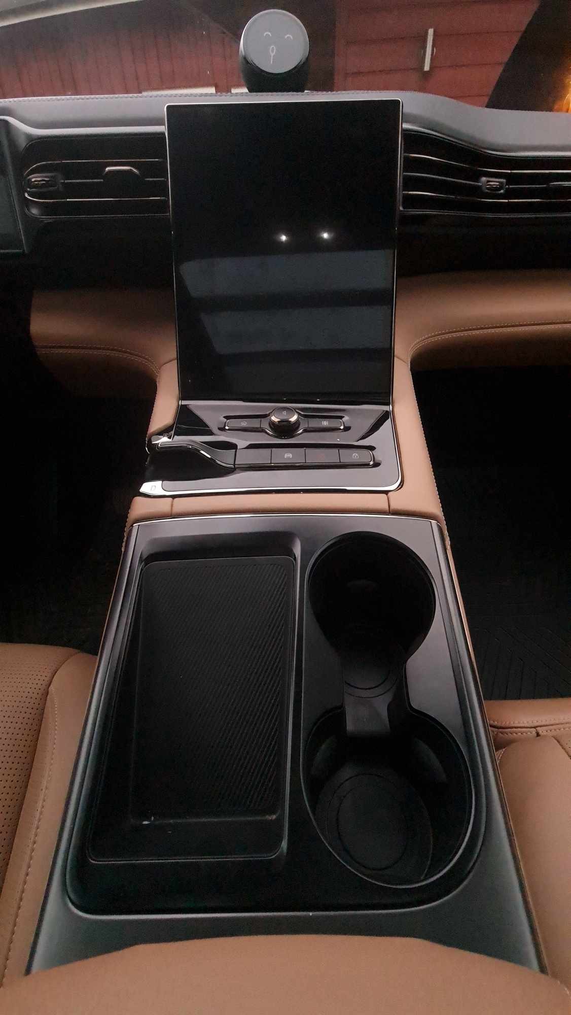 NIO ES8 Long Range, 544hp, 2022