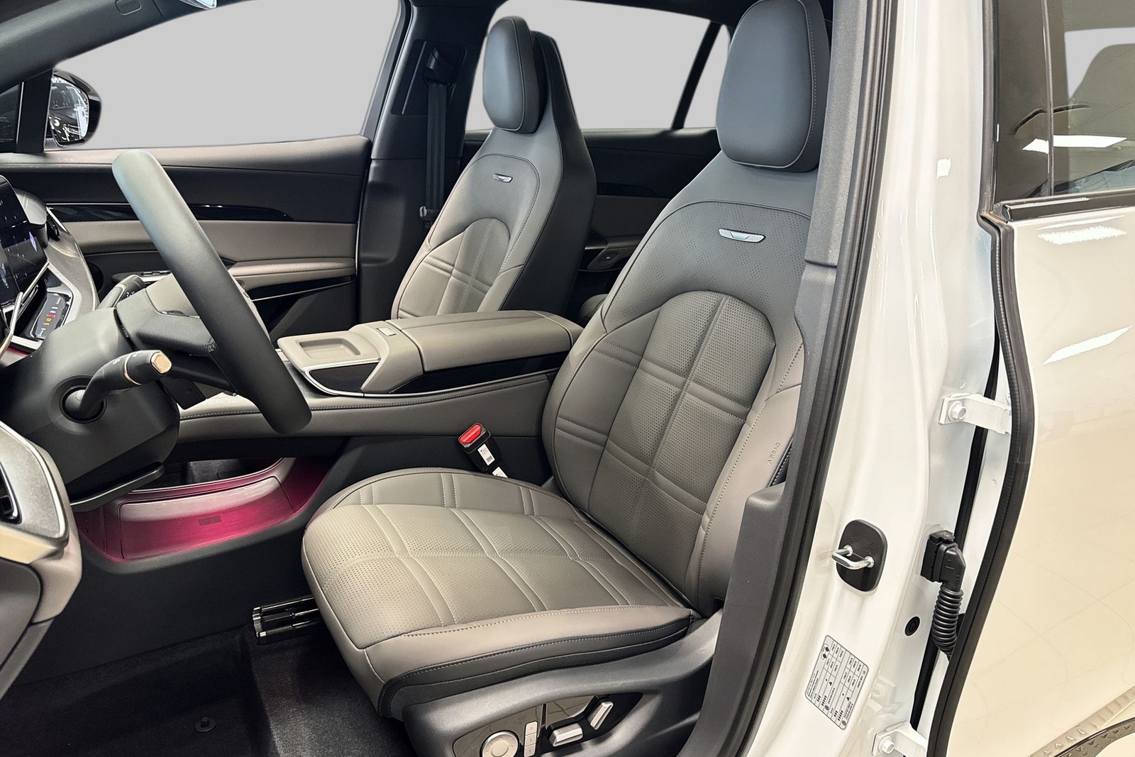Hongqi EHS7 AWD 85 kWh AWD, 619hk, 2025