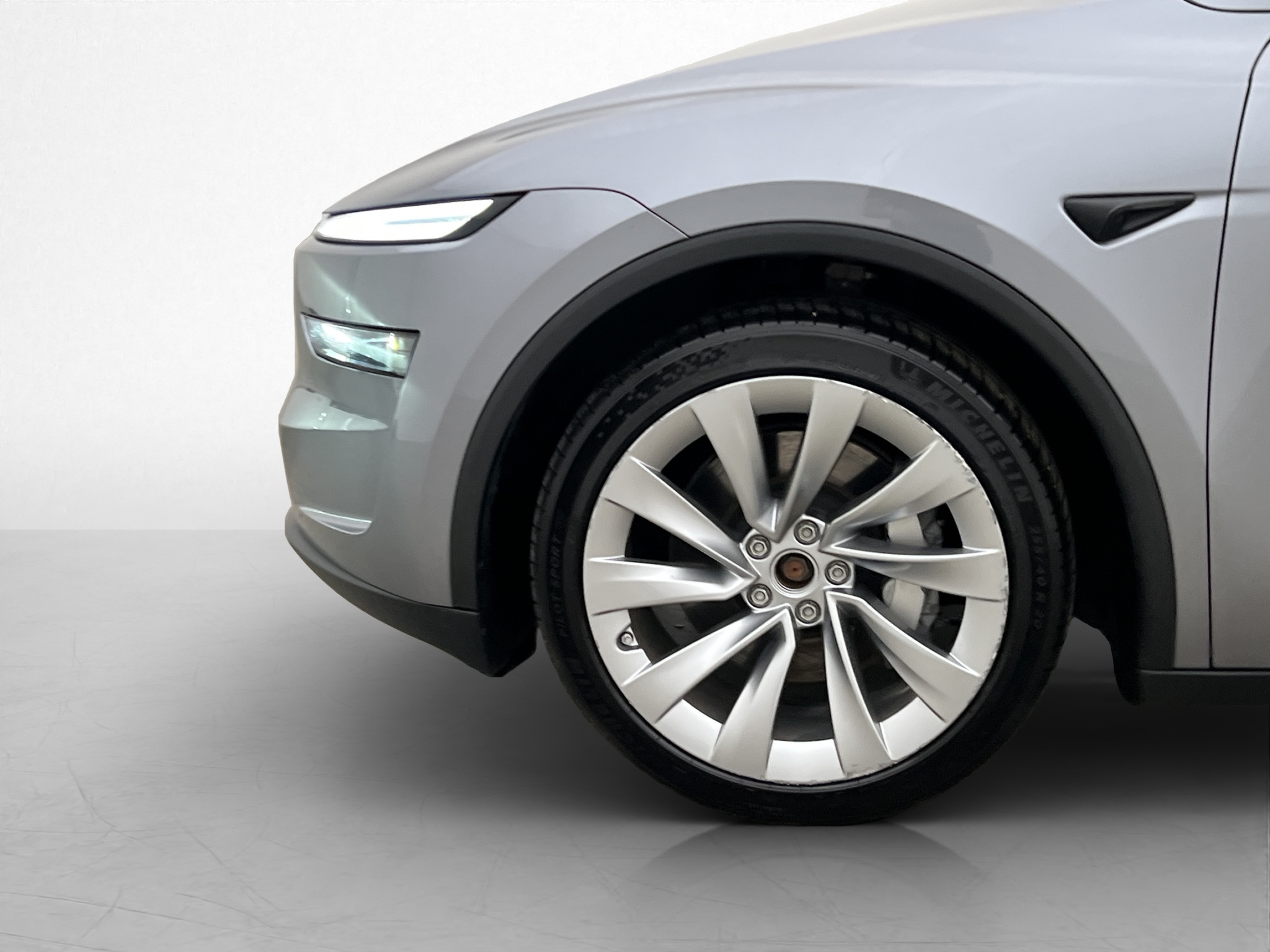 Tesla Model Y Long Range AWD, 514hp, 2025