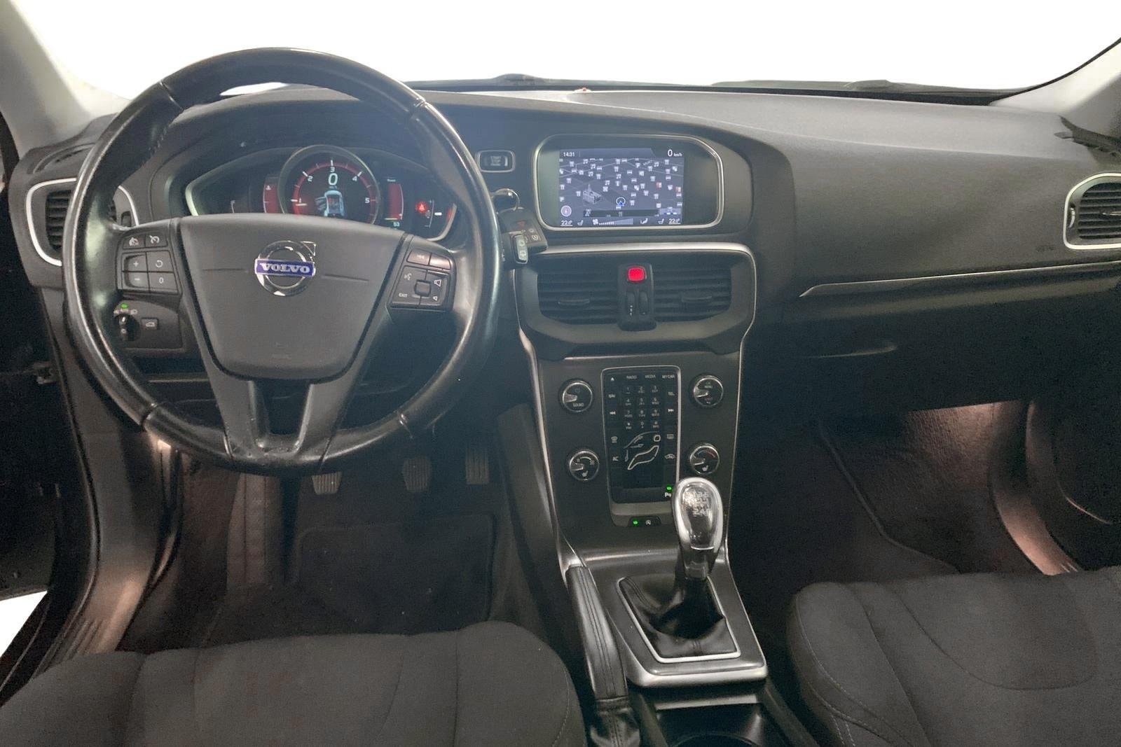 Volvo V40 D2 Manual, 6-trins, 115ps, 2014