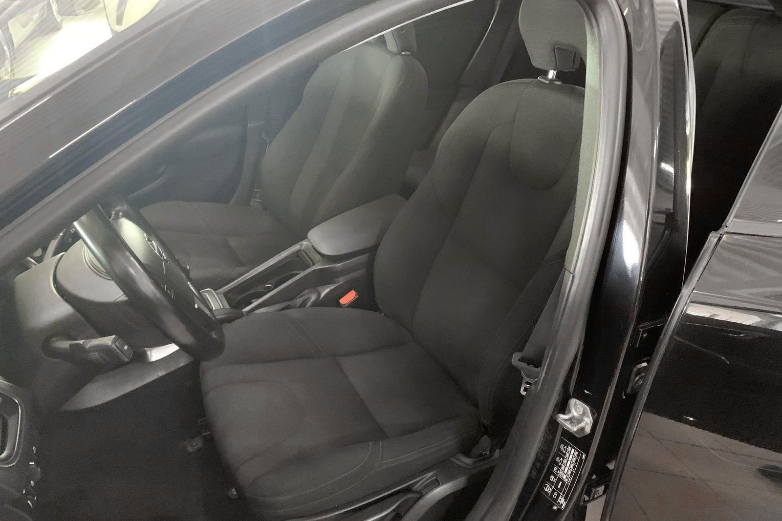 Volvo V40 D2 Manual, 6-trins, 115ps, 2014