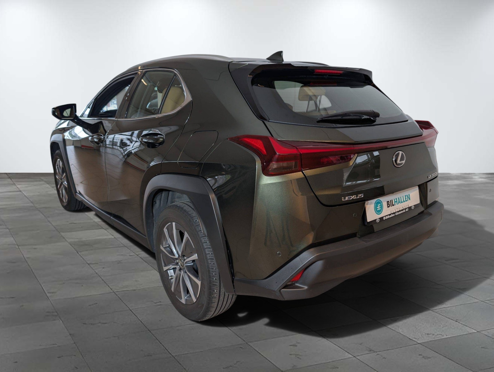 Lexus UX 300e, 204ps, 2023