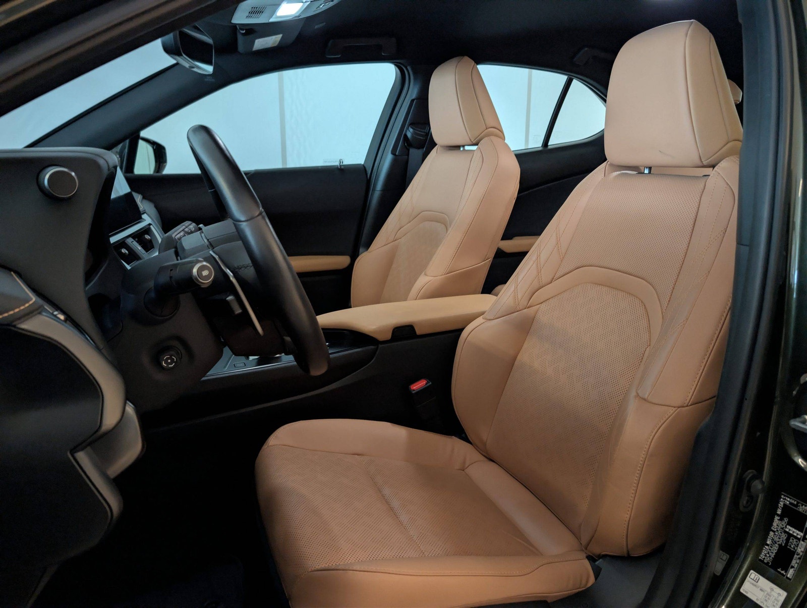 Lexus UX 300e, 204ps, 2023