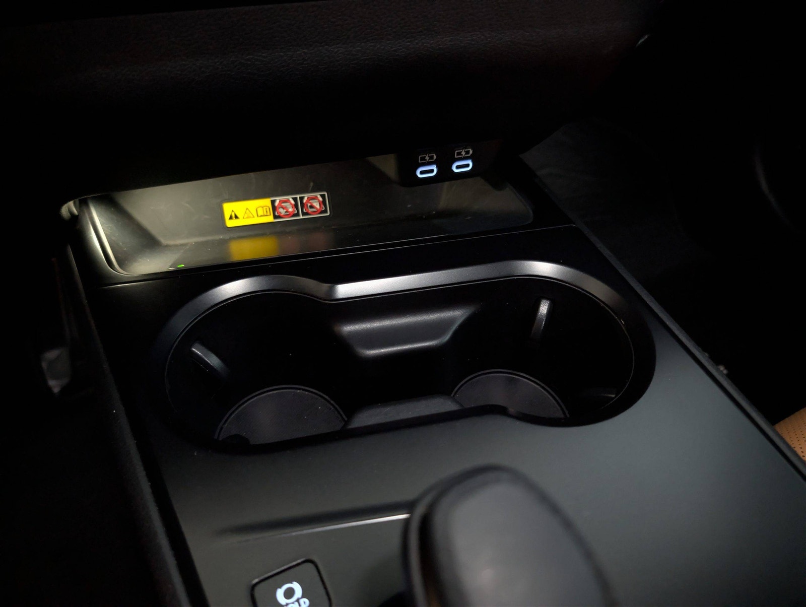 Lexus UX 300e, 204ps, 2023