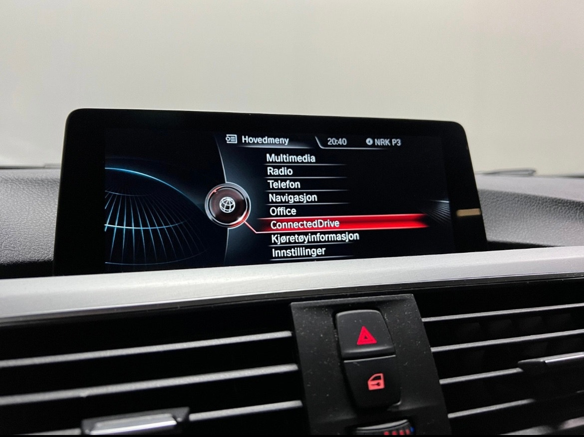 BMW 330e Sedan Steptronic, 252hp, 2016