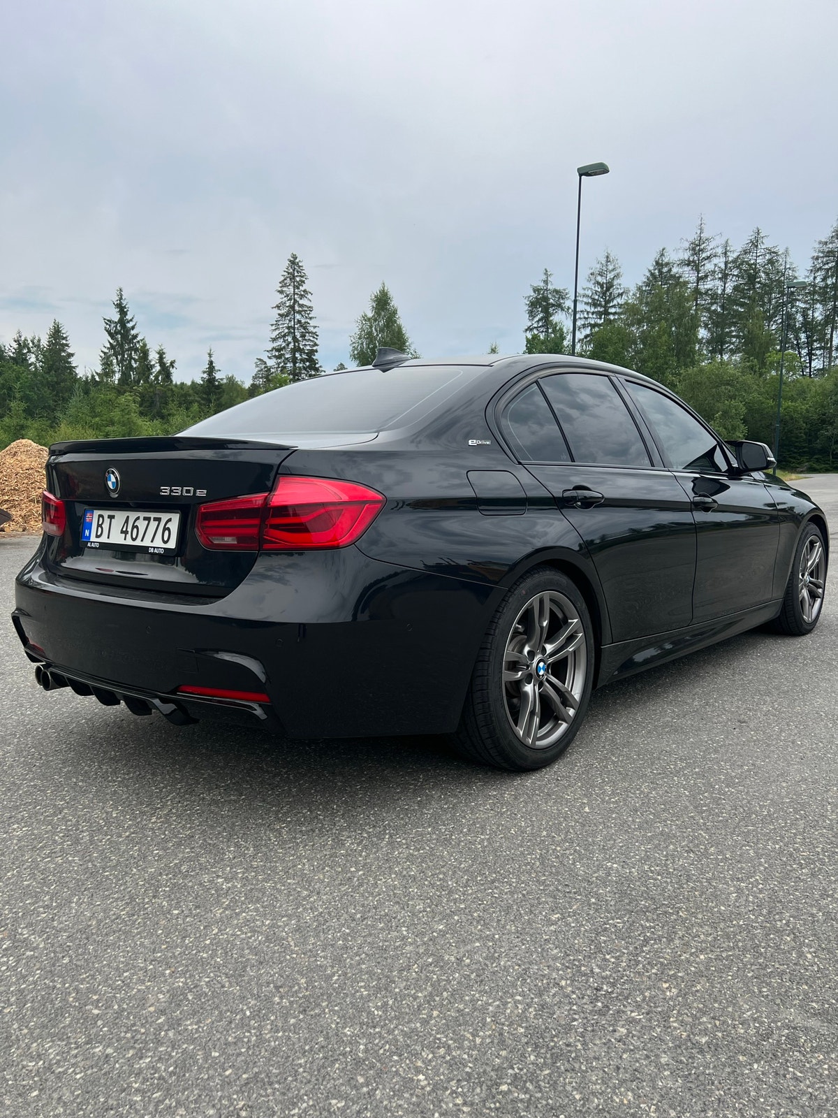 BMW 330e Sedan Steptronic, 252hp, 2016