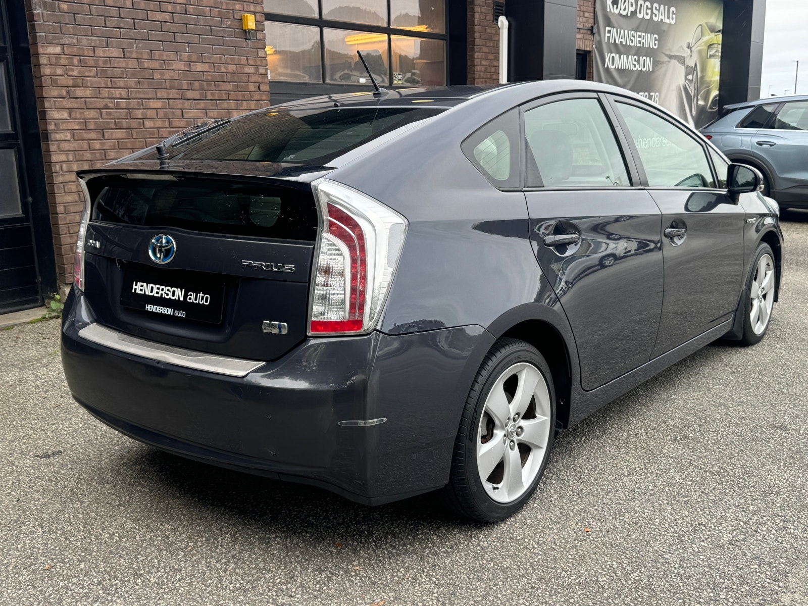 Toyota Prius Hybrid CVT, 136ps, 2012