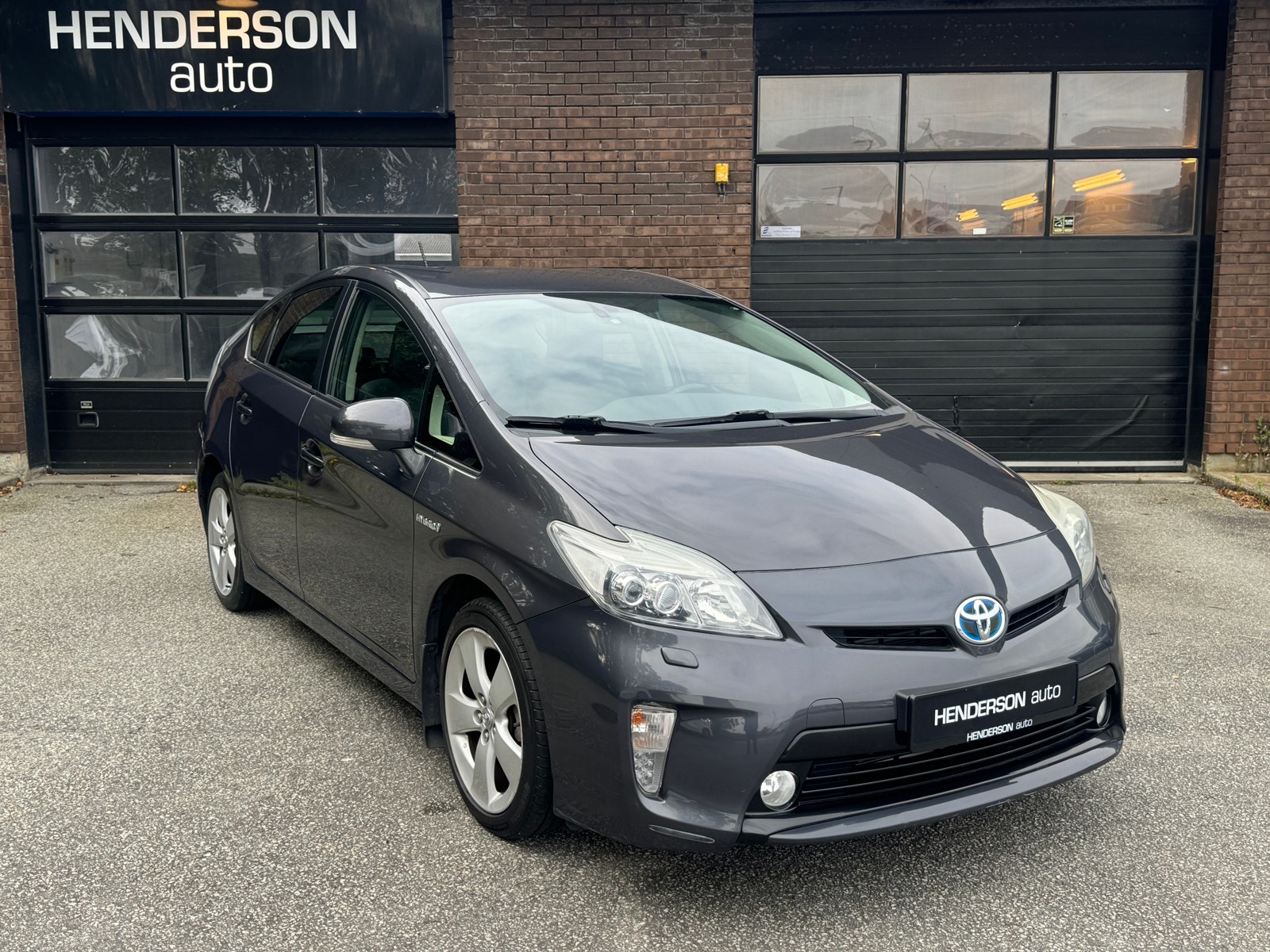 Toyota Prius Hybrid CVT, 136ps, 2012