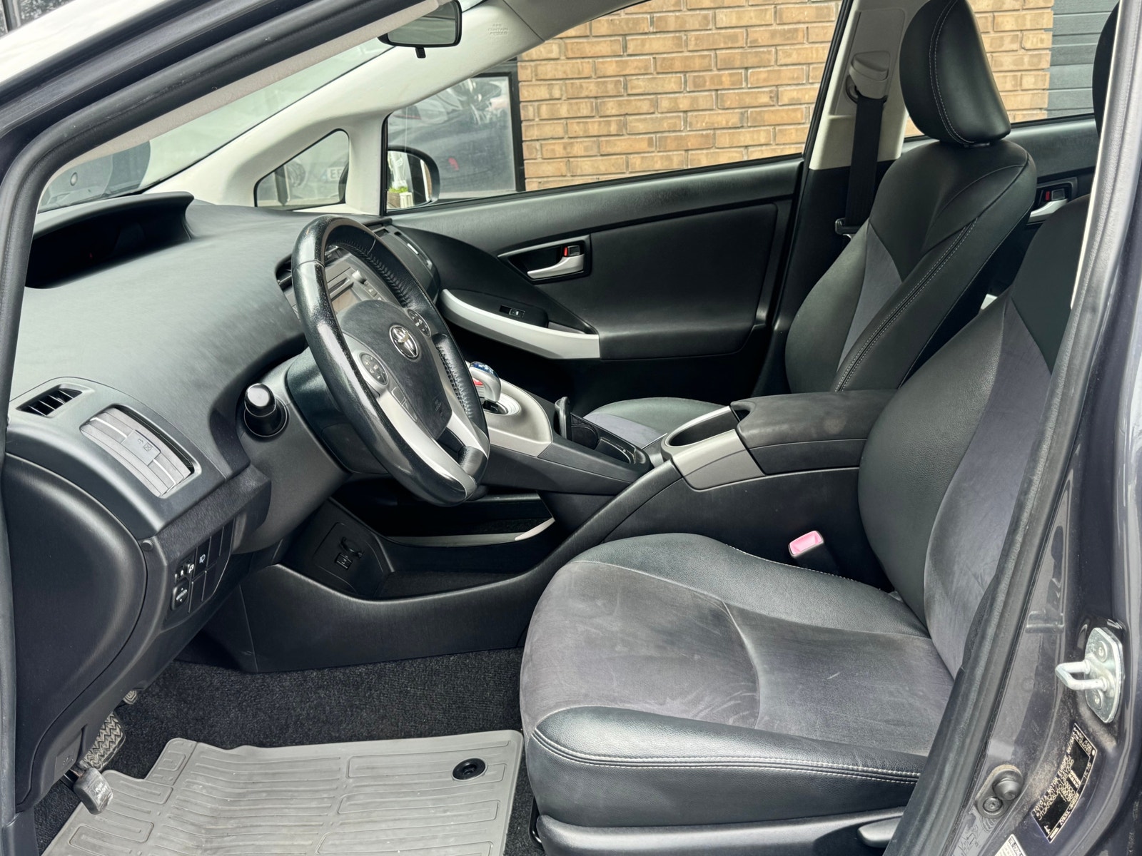 Toyota Prius Hybrid CVT, 136ps, 2012