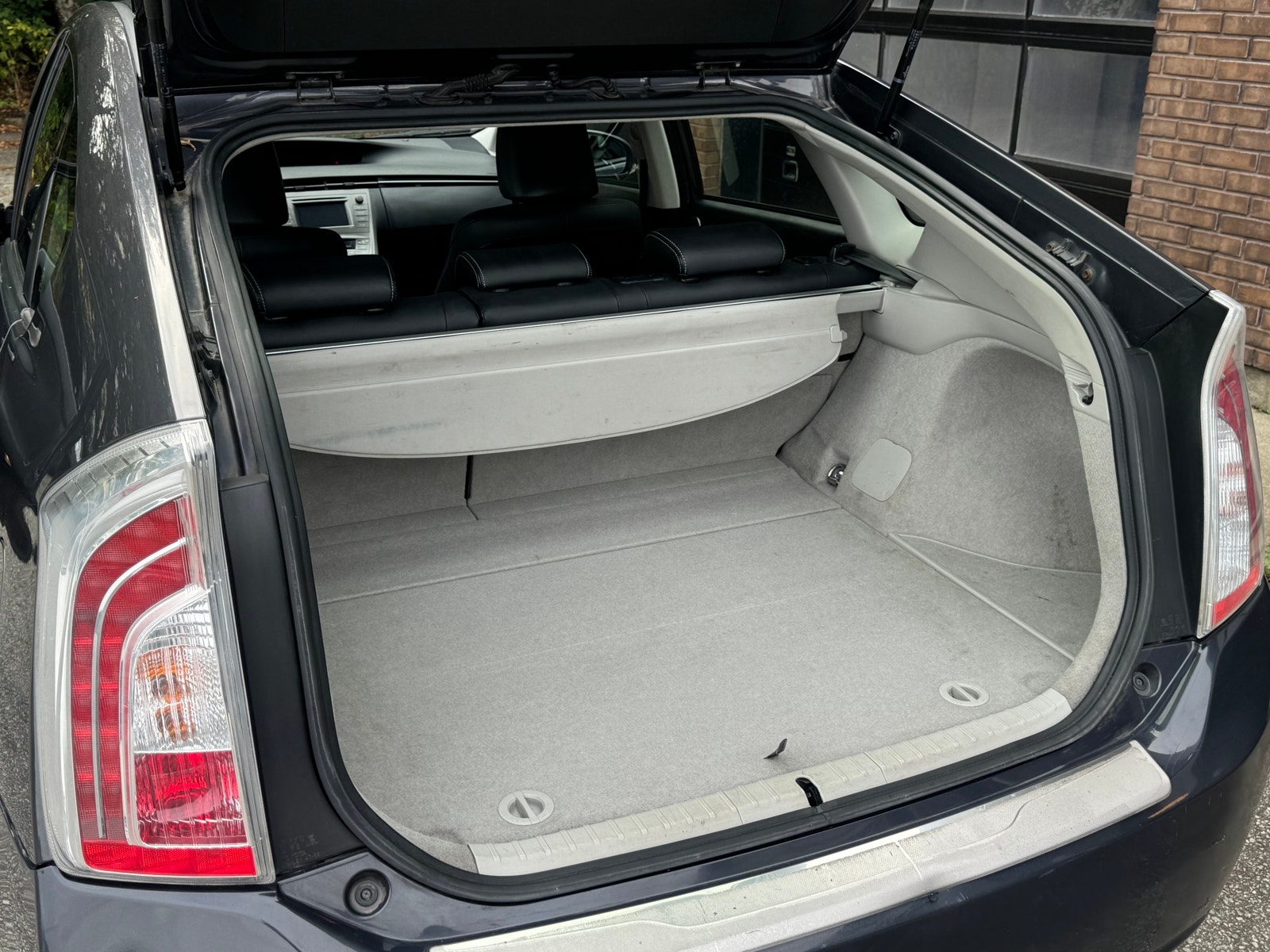 Toyota Prius Hybrid CVT, 136ps, 2012