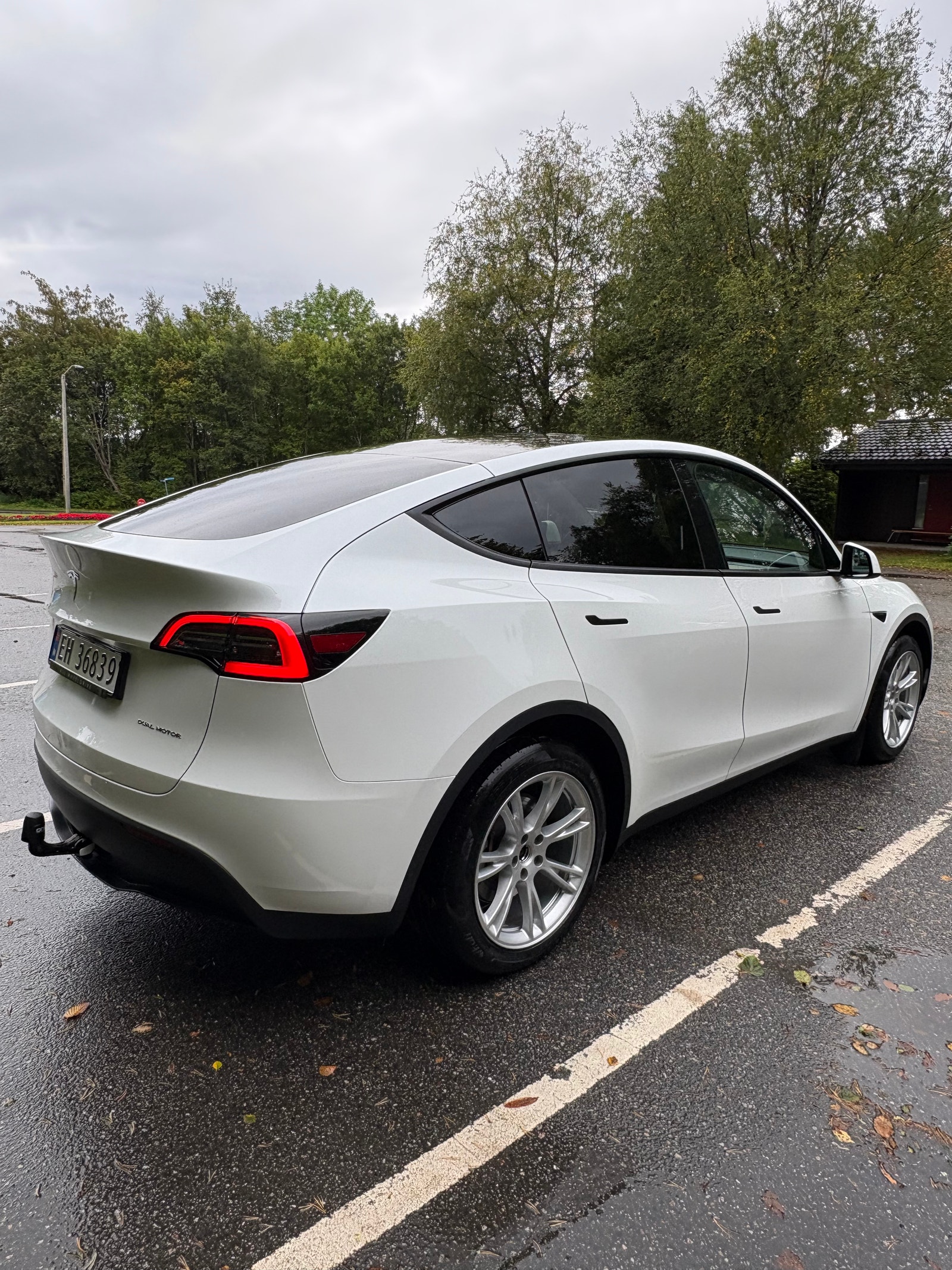 Tesla Model Y Long Range AWD, 514ps, 2024