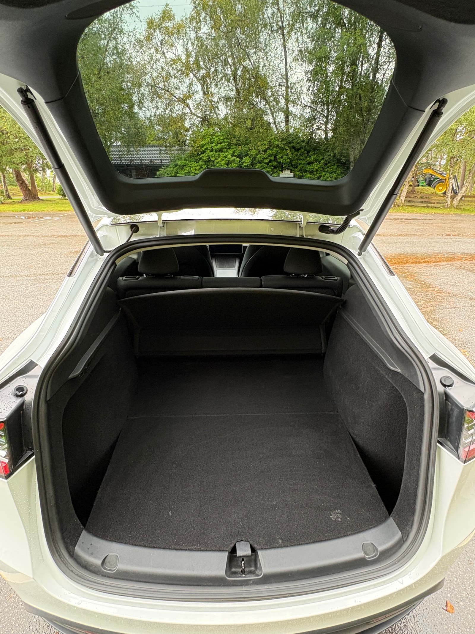 Tesla Model Y Long Range AWD, 514ps, 2024