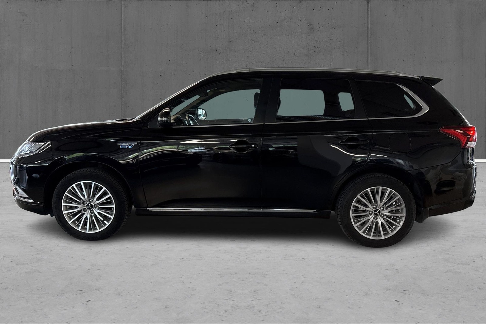 Mitsubishi Outlander PHEV CVT, 224ps, 2019