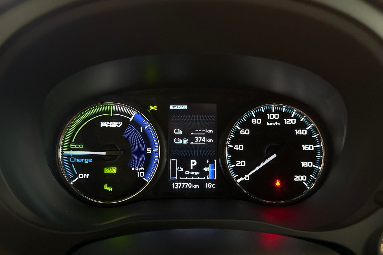 Mitsubishi Outlander PHEV CVT, 224ps, 2019
