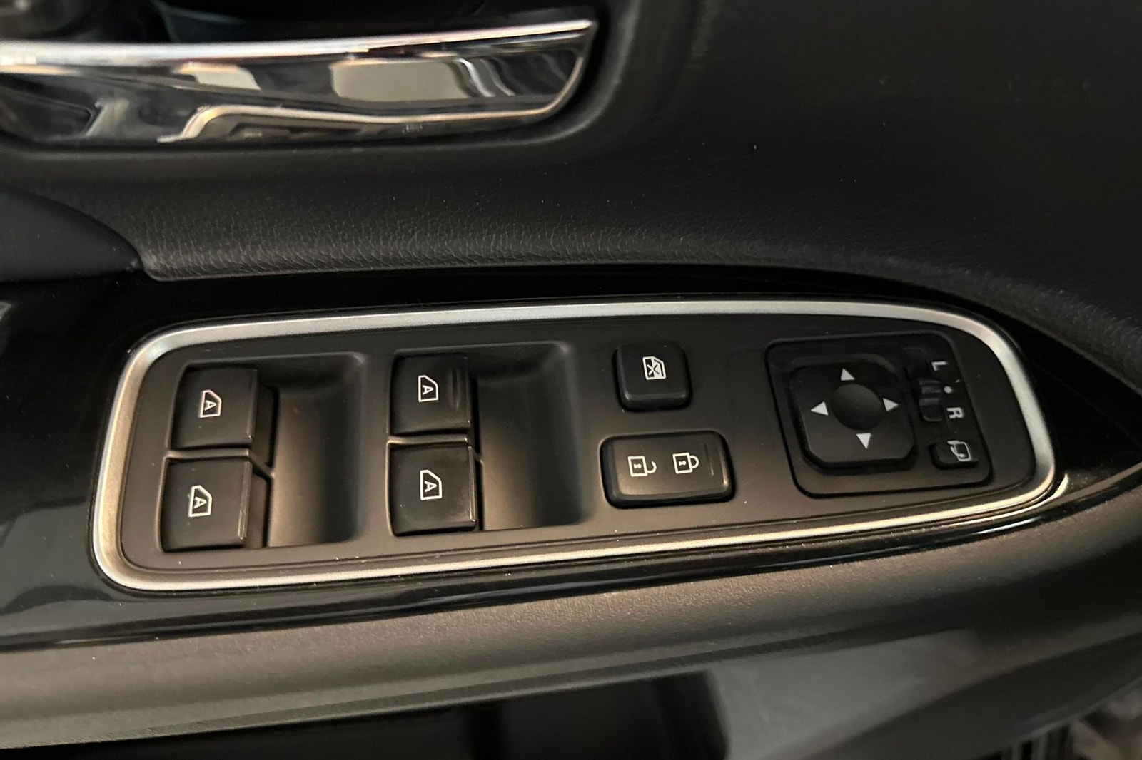 Mitsubishi Outlander PHEV CVT, 224ps, 2019