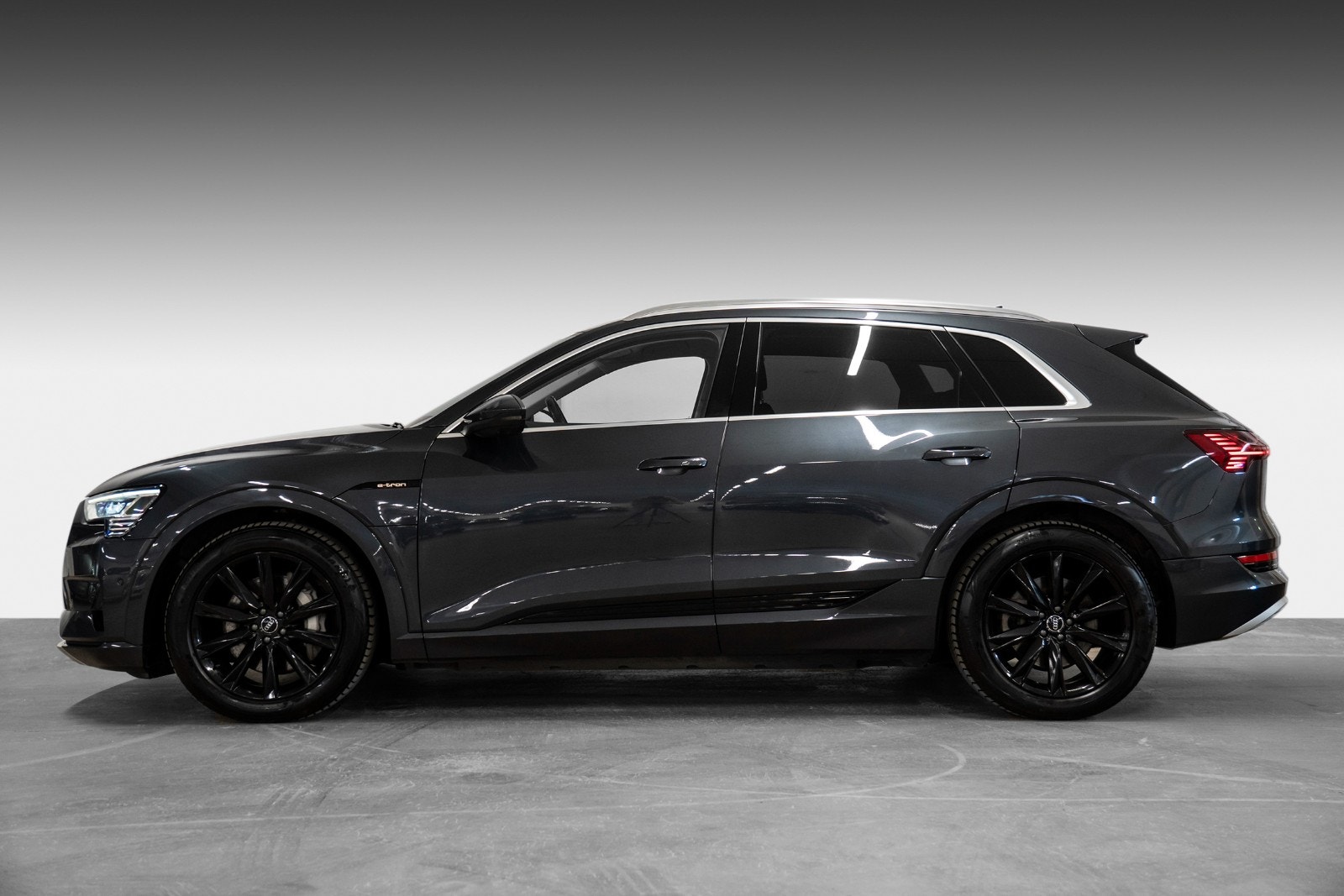 Audi e-tron 50 quattro, 313hp, 2021