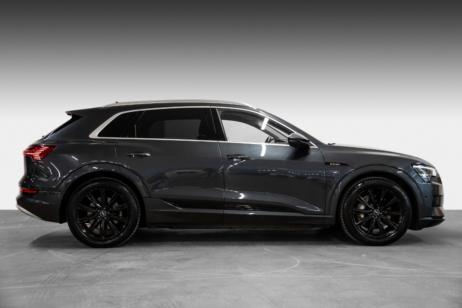 Audi e-tron 50 quattro, 313hp, 2021