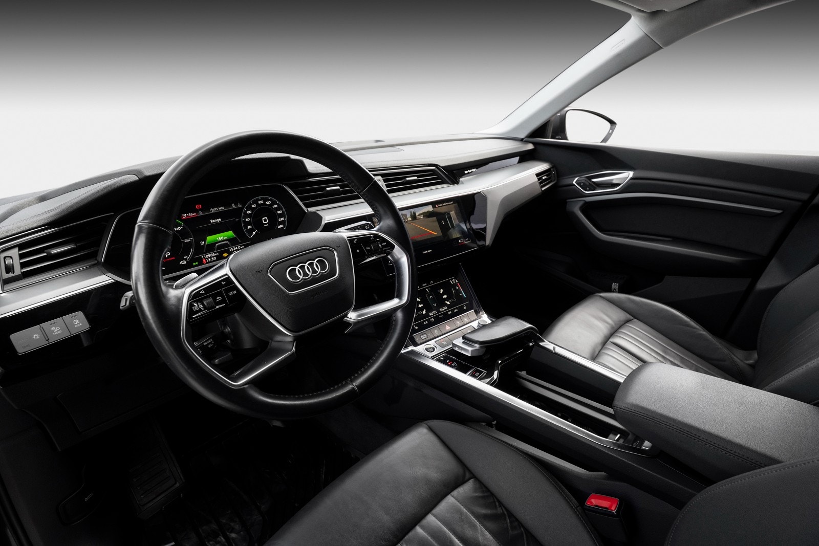 Audi e-tron 50 quattro, 313hp, 2021