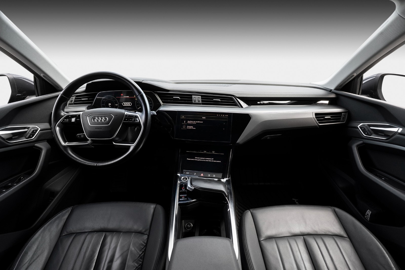 Audi e-tron 50 quattro, 313hp, 2021