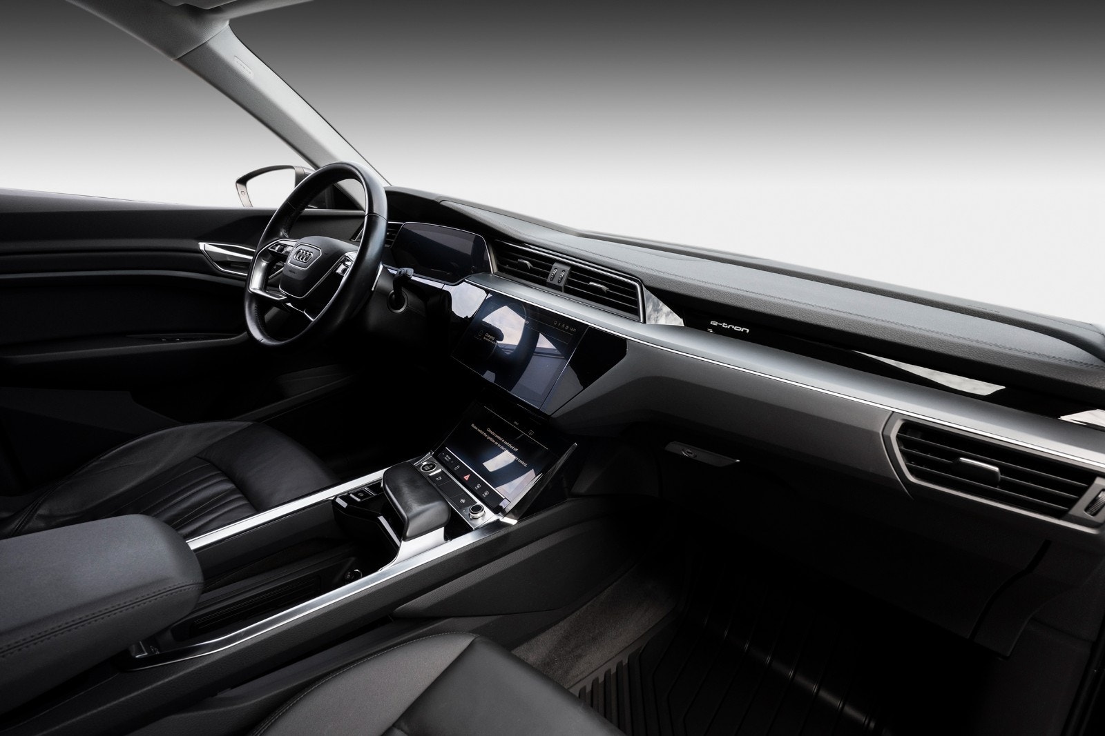 Audi e-tron 50 quattro, 313hp, 2021