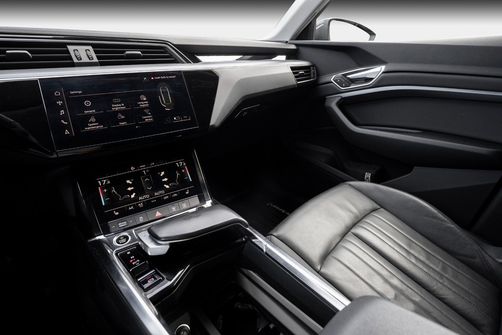 Audi e-tron 50 quattro, 313hp, 2021