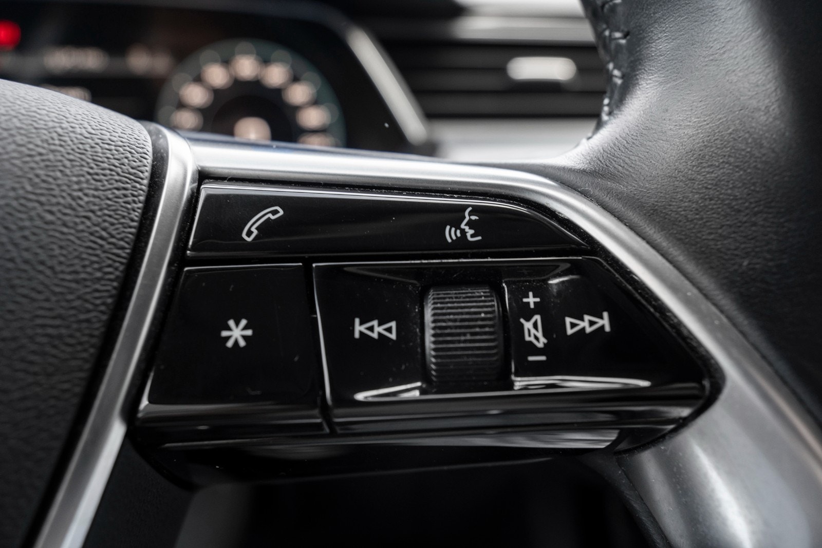 Audi e-tron 50 quattro, 313hp, 2021