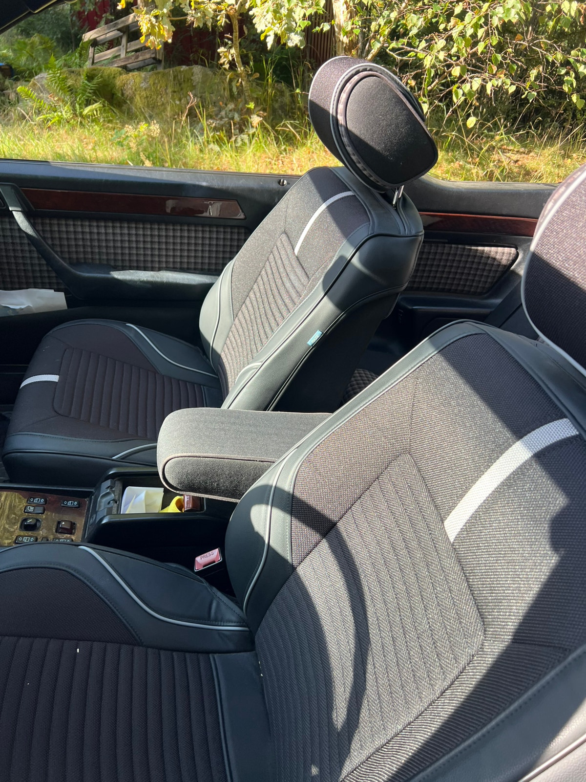 Mercedes-Benz E 200 Cabriolet Automatic, 136hp, 1995