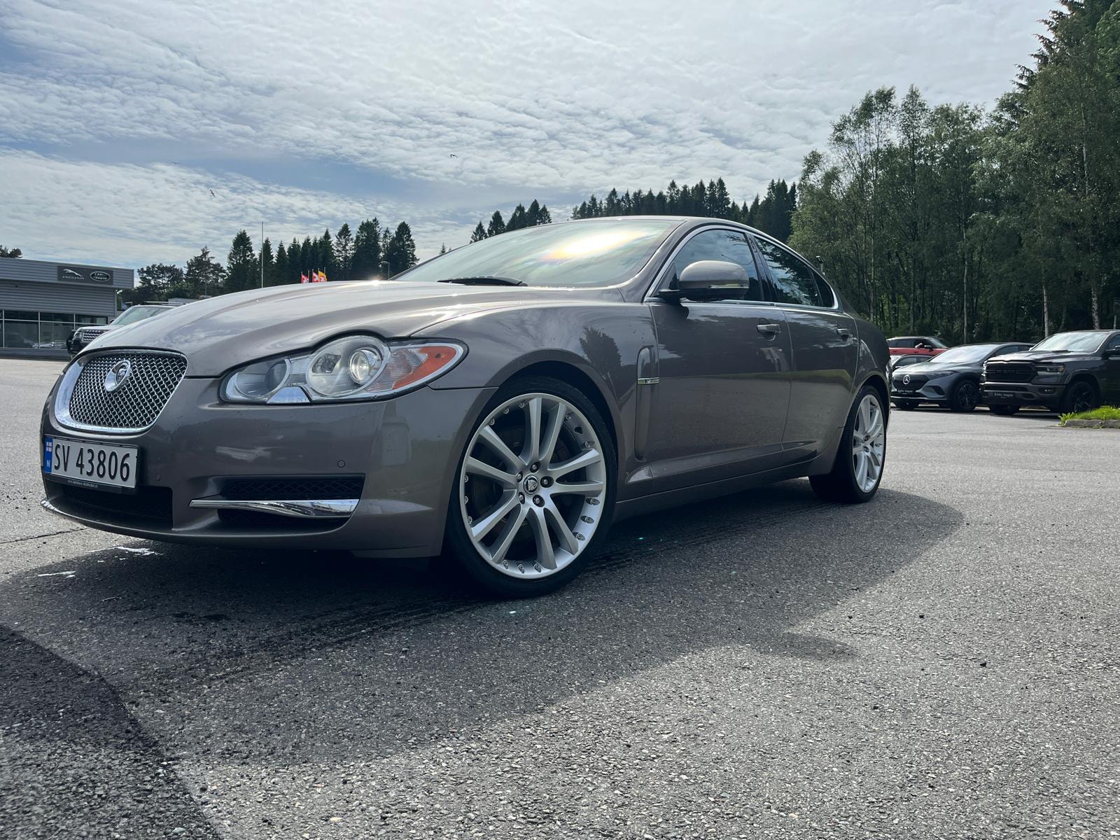 Jaguar XF 3.0 V6 Automatic, 6-trins, 211ps, 2011